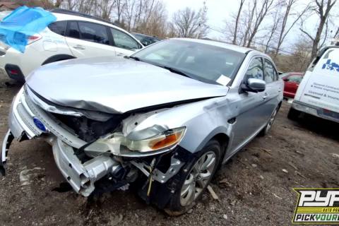 Photo of 2011 Ford Taurus