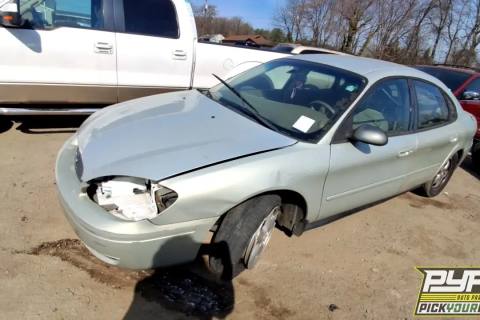 Photo of 2005 Ford Taurus