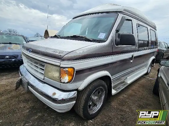Photo of 1995 Ford E-150 Econoline Club Wagon