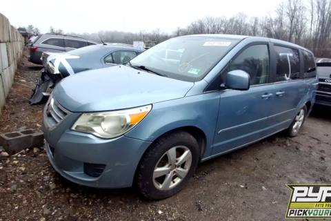Photo of 2010 Volkswagen Routan