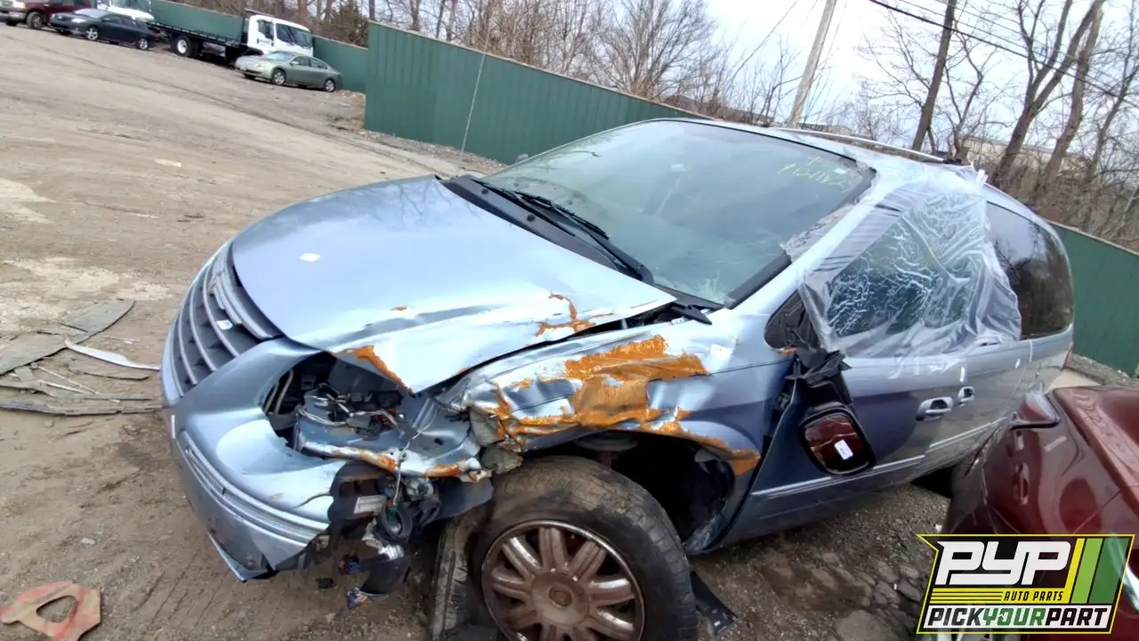 Photo of 2005 Chrysler Town & Country