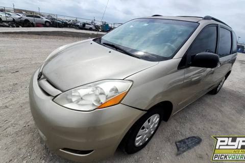 Photo of 2007 Toyota Sienna