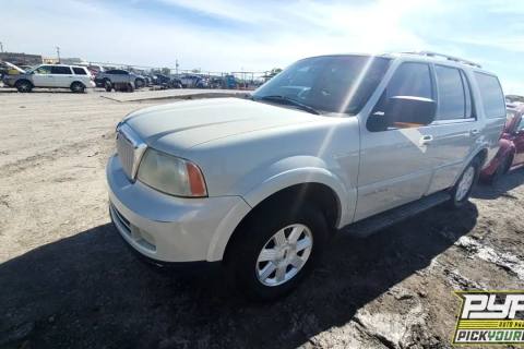Photo of 2005 Lincoln Navigator
