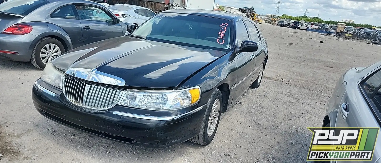 Photo of 1999 Lincoln Town Car