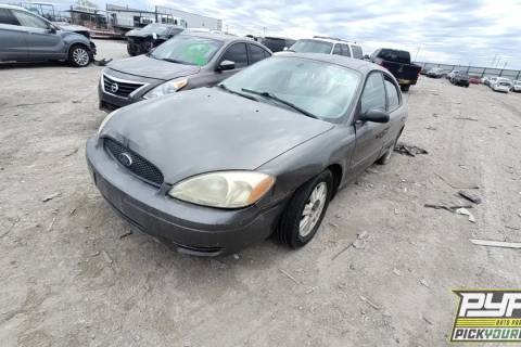 Photo of 2005 Ford Taurus