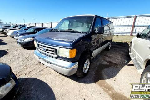 Photo of 2004 Ford E-150 Club Wagon