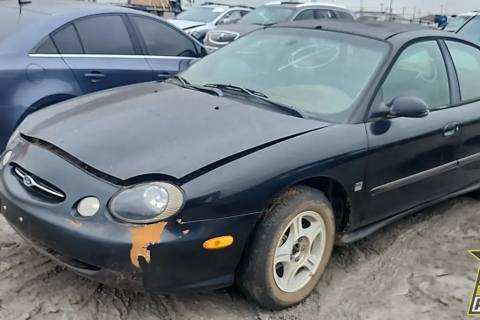 Photo of 1999 Ford Taurus