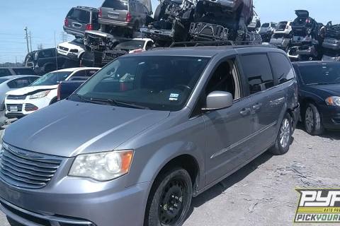Photo of 2014 Chrysler Town & Country