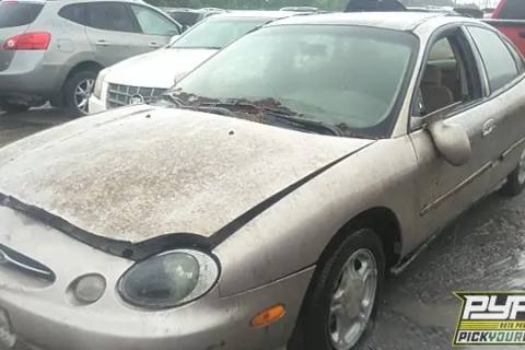 Photo of 1999 Ford Taurus