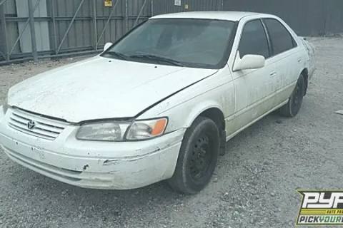 Photo of 1999 Toyota Camry