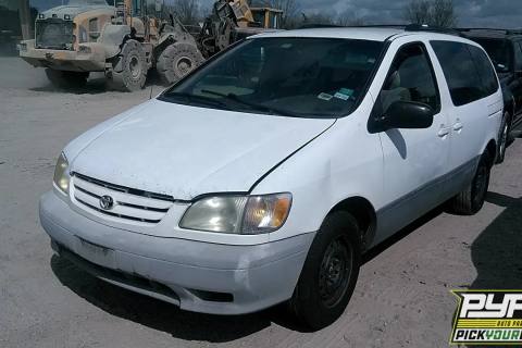 Photo of 2002 Toyota Sienna