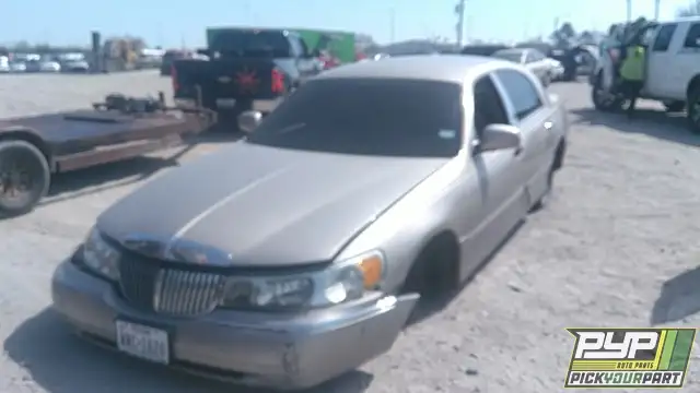 Photo of 1999 Lincoln Town Car