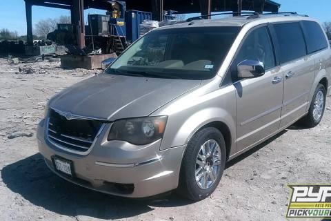 Photo of 2008 Chrysler Town & Country