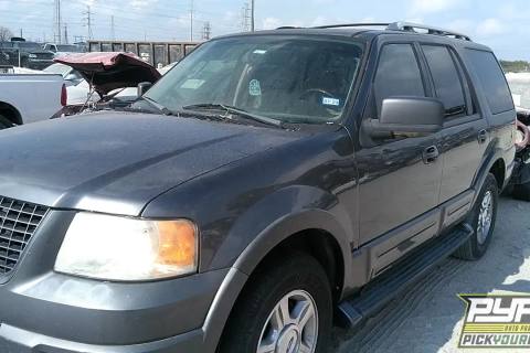 Photo of 2005 Ford Expedition