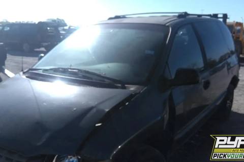 Photo of 2000 Chrysler Voyager