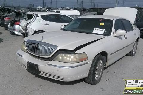 Photo of 2005 Lincoln Town Car