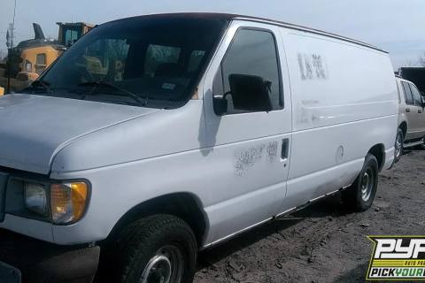 Photo of 2001 Ford E-150 Econoline