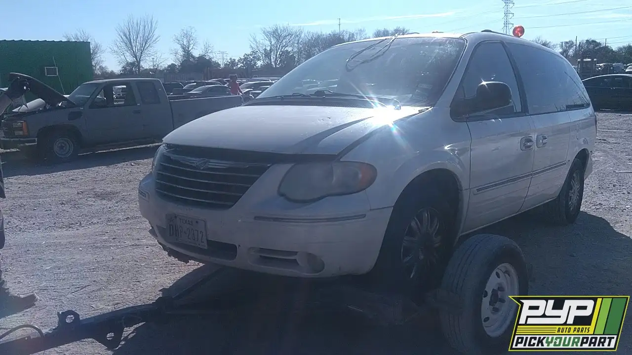 Photo of 2005 Chrysler Town & Country