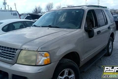 Photo of 2004 Ford Explorer