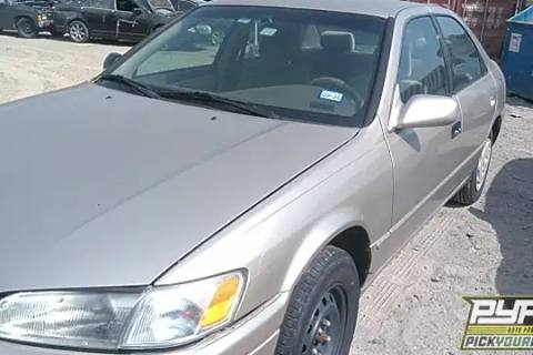 Photo of 1997 Toyota Camry
