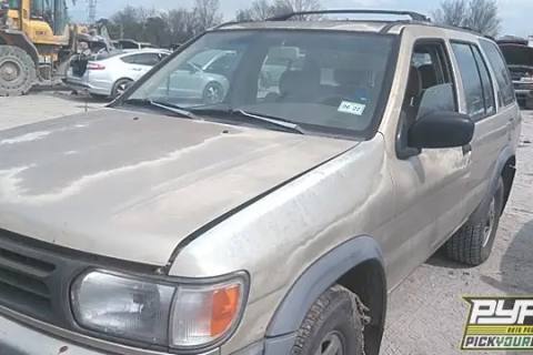 Photo of 1997 Nissan Pathfinder