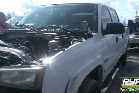 Photo of 2004 Chevrolet Silverado 2500