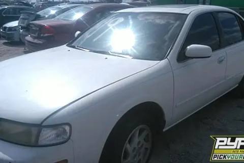 Photo of 1999 Nissan Maxima