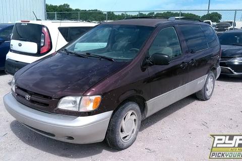 Photo of 2000 Toyota Sienna