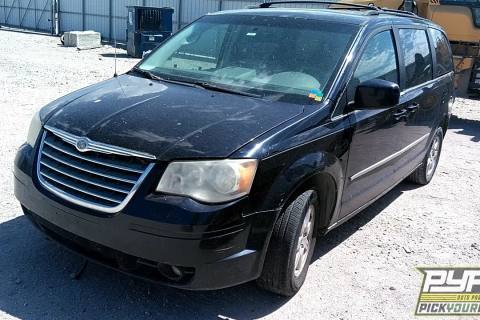 Photo of 2010 Chrysler Town & Country