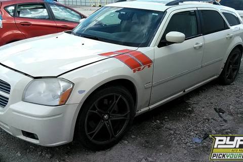 Photo of 2005 Dodge Magnum