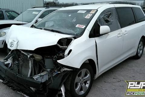 Photo of 2011 Toyota Sienna
