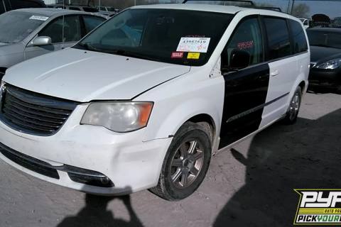 Photo of 2011 Chrysler Town & Country