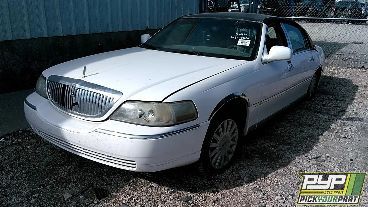 Photo of 2005 Lincoln Town Car