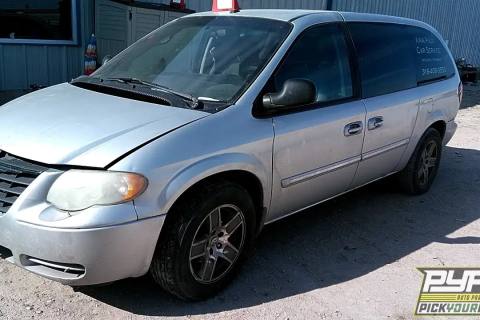 Photo of 2006 Chrysler Town & Country
