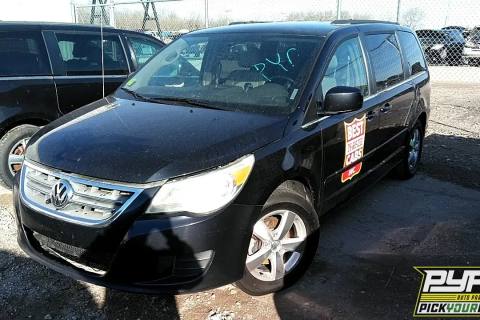 Photo of 2011 Volkswagen Routan