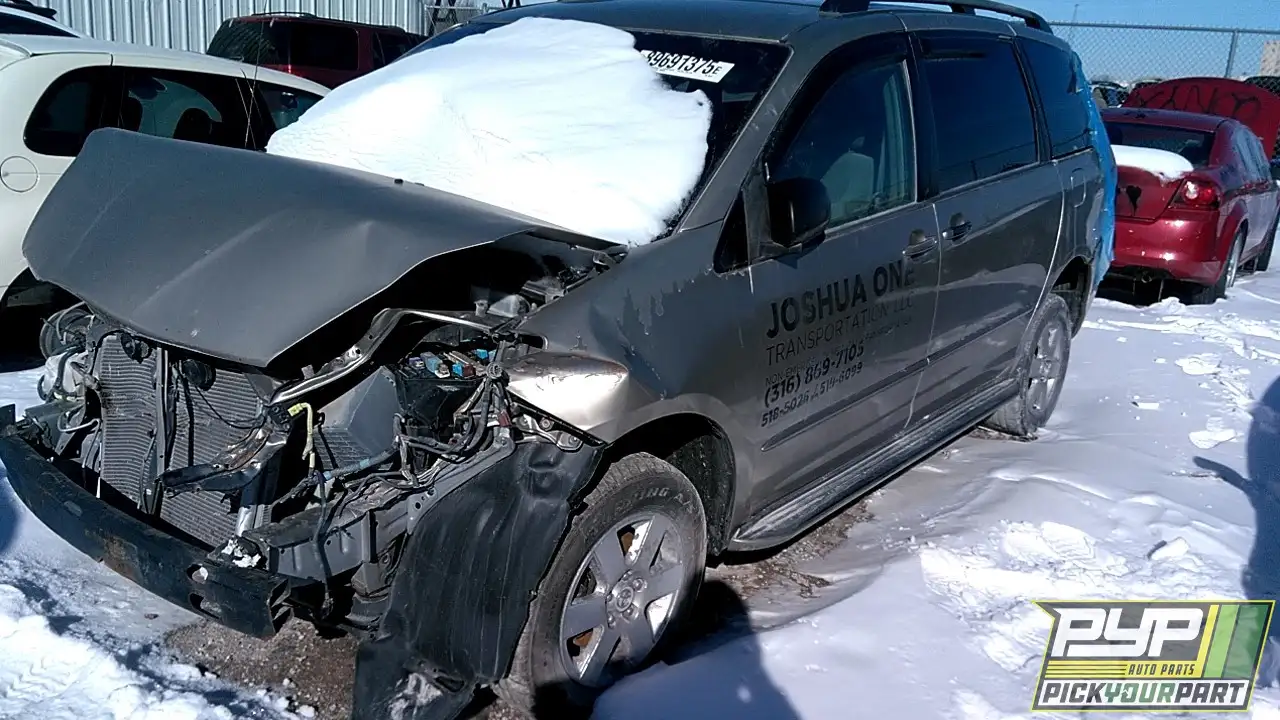 Photo of 2005 Toyota Sienna