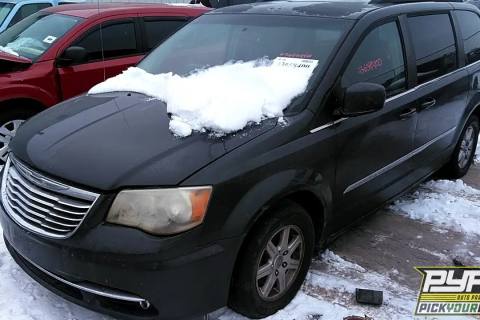 Photo of 2012 Chrysler Town & Country