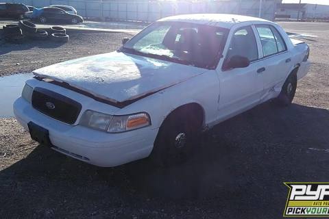 Photo of 2005 Ford Crown Victoria