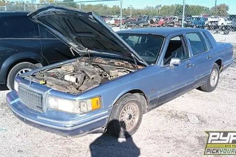 Photo of 1994 Lincoln Town Car