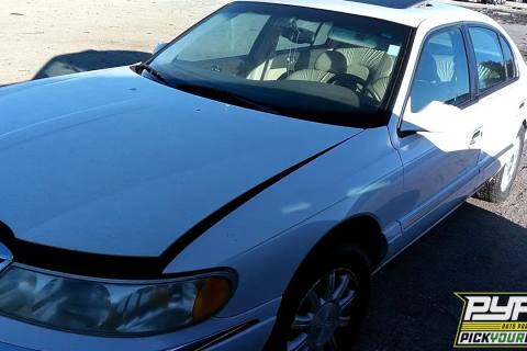 Photo of 2001 Lincoln Continental
