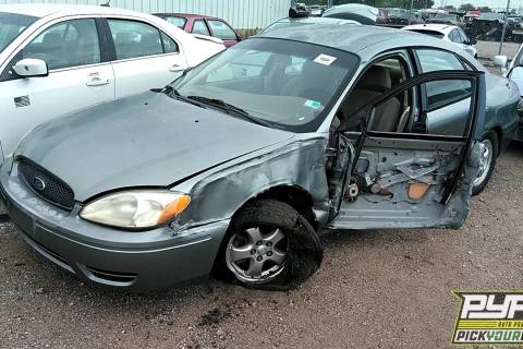 Photo of 2005 Ford Taurus