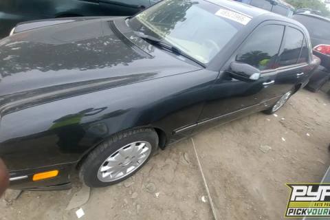 Photo of 2000 Mercedes-Benz E320
