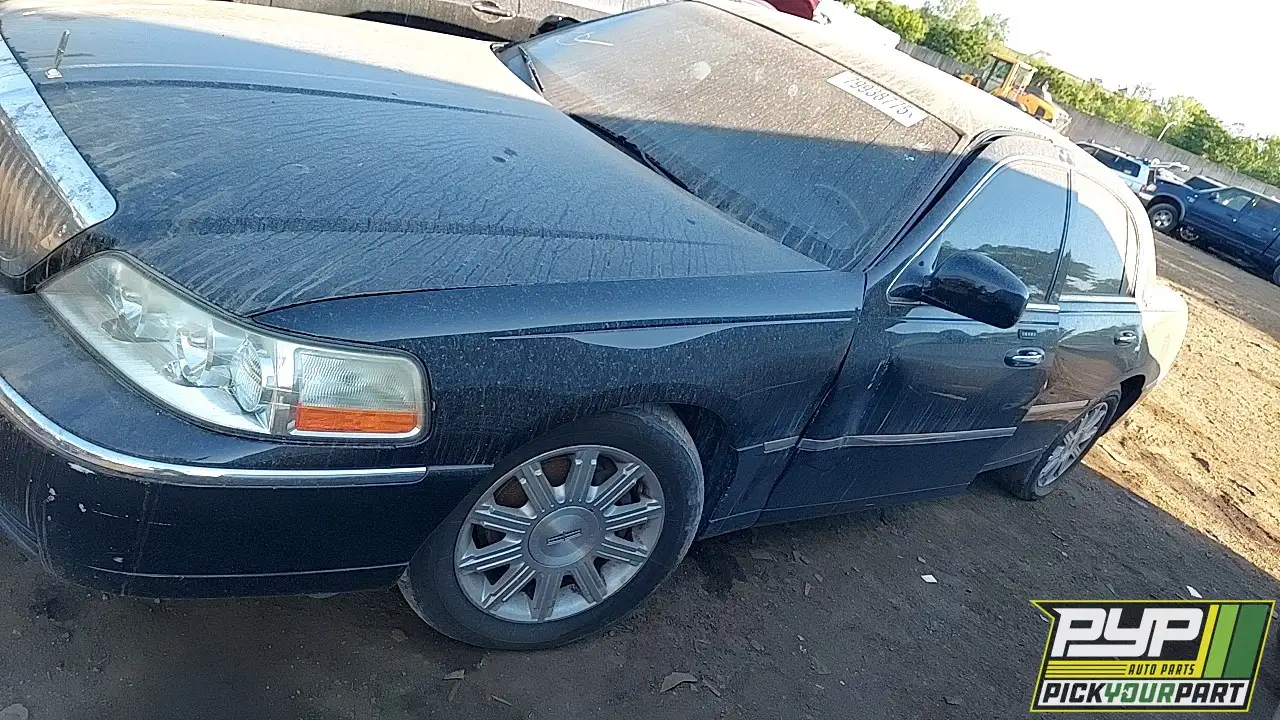 Photo of 2011 Lincoln Town Car