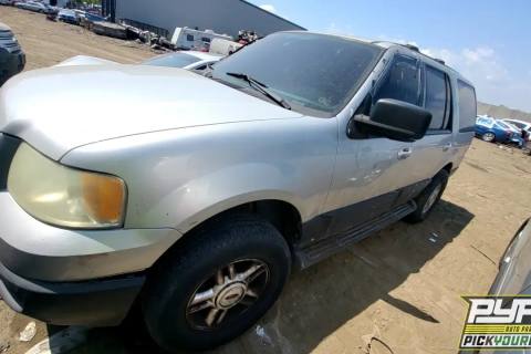 Photo of 2004 Ford Expedition