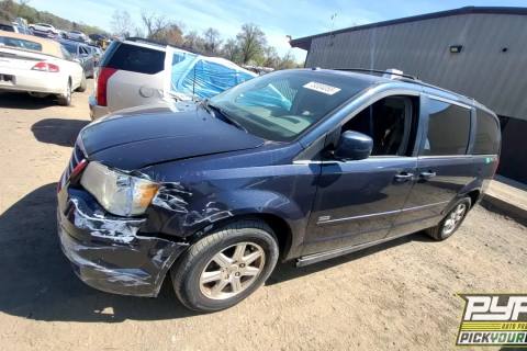 Photo of 2008 Chrysler Town & Country