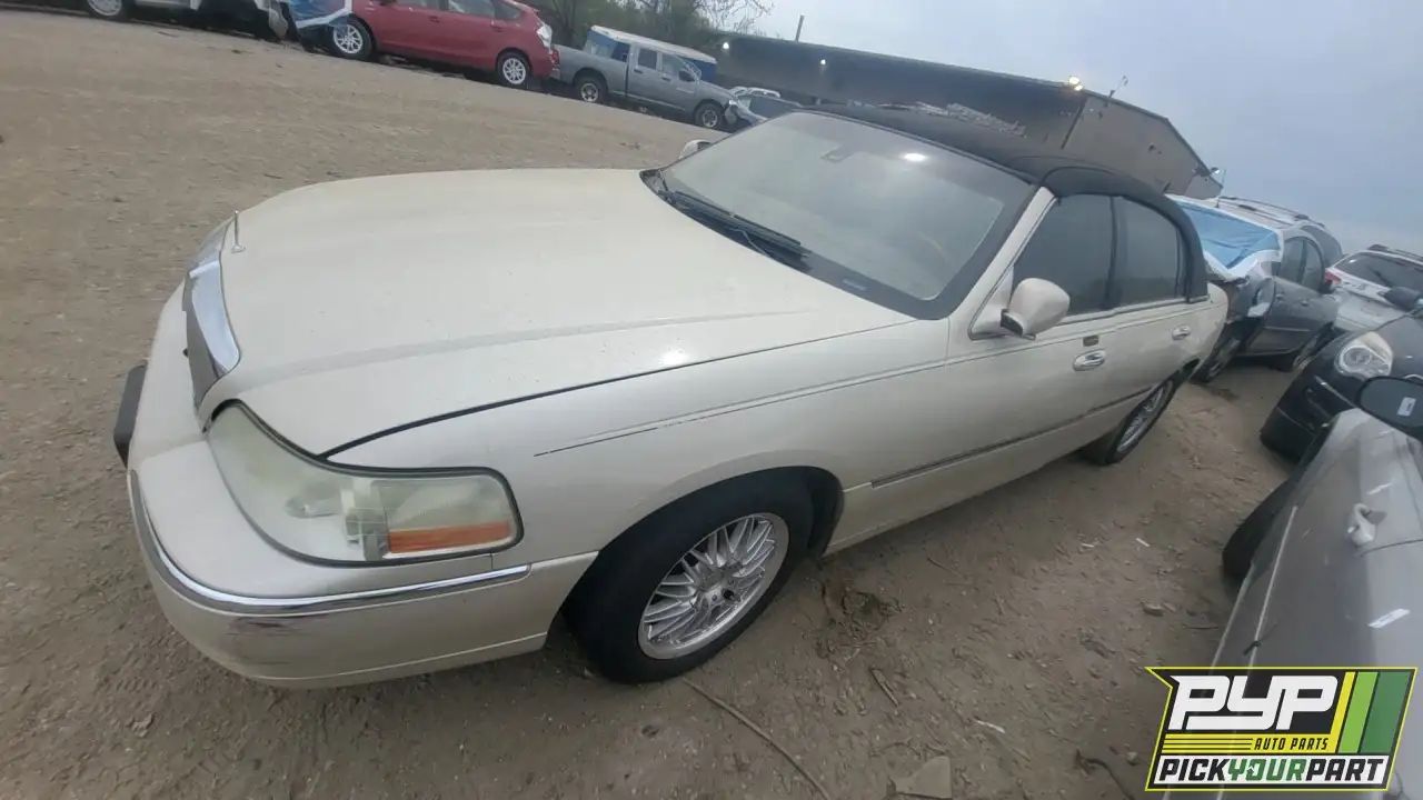 Photo of 2003 Lincoln Town Car