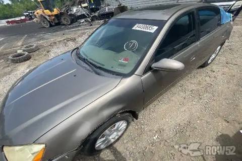 Photo of 2005 Nissan Altima