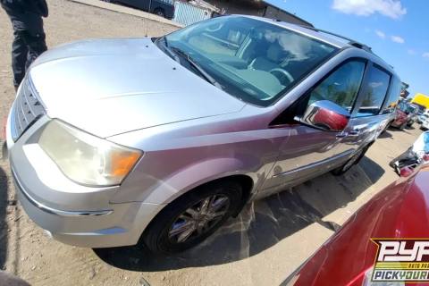 Photo of 2008 Chrysler Town & Country