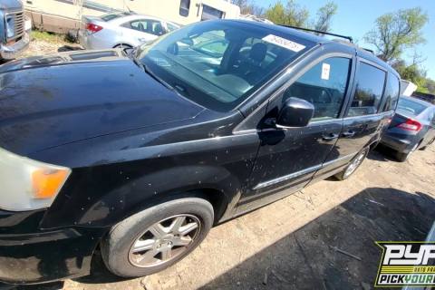 Photo of 2012 Chrysler Town & Country