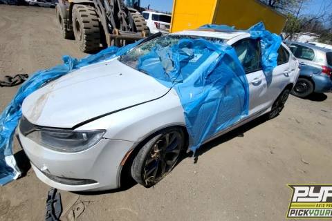 Photo of 2015 Chrysler 200